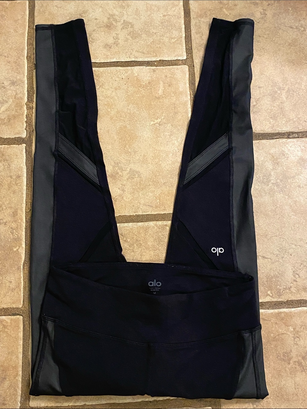 Alo Leggings
